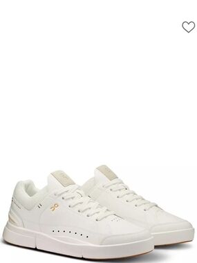 NWOT On The Roger Centre Court Low-Top Sneakers